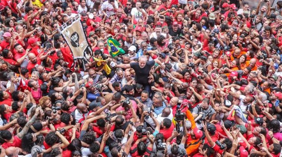 LULA FAZ HISTÓRIA E É ELEITO PELA 4ª VEZ PRESIDENTE DO BRASIL